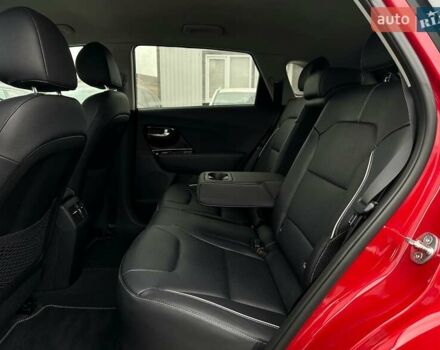 Красный Киа Niro, объемом двигателя 0 л и пробегом 47 тыс. км за 24900 $, фото 84 на Automoto.ua