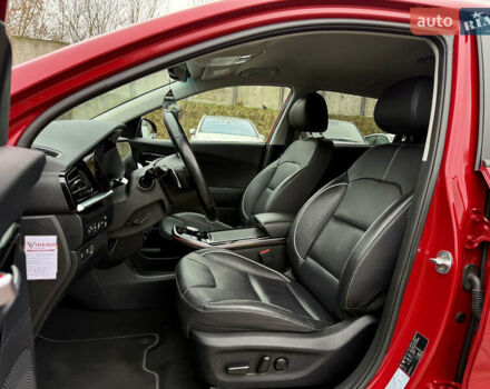 Червоний Кіа Niro, об'ємом двигуна 0 л та пробігом 128 тис. км за 19900 $, фото 40 на Automoto.ua