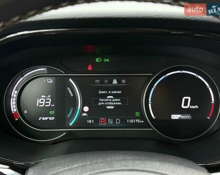 Червоний Кіа Niro, об'ємом двигуна 0 л та пробігом 110 тис. км за 19648 $, фото 20 на Automoto.ua