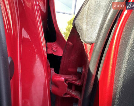 Червоний Кіа Niro, об'ємом двигуна 0 л та пробігом 163 тис. км за 17900 $, фото 29 на Automoto.ua