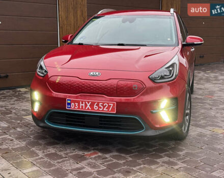 Красный Киа Niro, объемом двигателя 0 л и пробегом 144 тыс. км за 18800 $, фото 4 на Automoto.ua