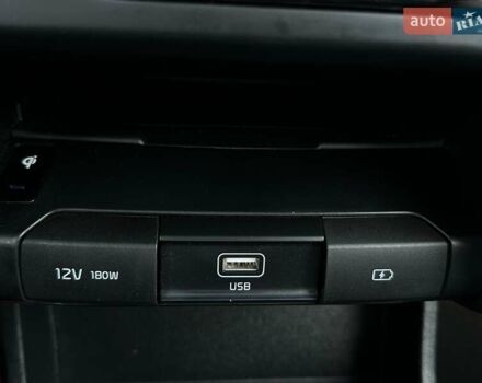 Червоний Кіа Niro, об'ємом двигуна 0 л та пробігом 48 тис. км за 23700 $, фото 59 на Automoto.ua