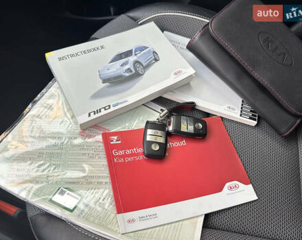 Красный Киа Niro, объемом двигателя 0 л и пробегом 163 тыс. км за 17850 $, фото 80 на Automoto.ua