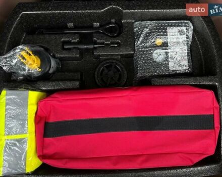 Червоний Кіа Niro, об'ємом двигуна 0 л та пробігом 61 тис. км за 23500 $, фото 91 на Automoto.ua