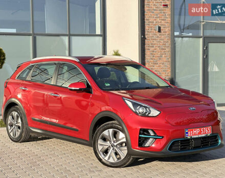 Красный Киа Niro, объемом двигателя 0 л и пробегом 161 тыс. км за 17950 $, фото 23 на Automoto.ua