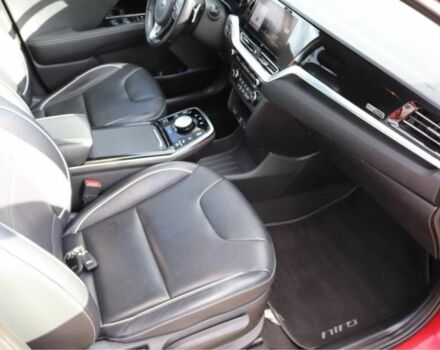 Красный Киа Niro, объемом двигателя 0 л и пробегом 84 тыс. км за 18368 $, фото 16 на Automoto.ua