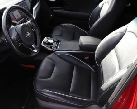 Красный Киа Niro, объемом двигателя 0 л и пробегом 84 тыс. км за 18368 $, фото 8 на Automoto.ua