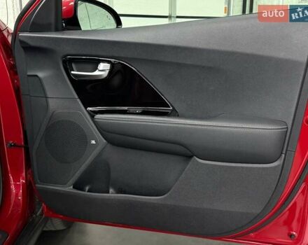 Червоний Кіа Niro, об'ємом двигуна 0 л та пробігом 110 тис. км за 19648 $, фото 22 на Automoto.ua