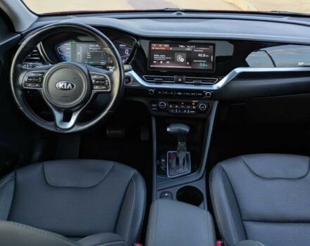 Красный Киа Niro, объемом двигателя 1.6 л и пробегом 40 тыс. км за 8200 $, фото 9 на Automoto.ua