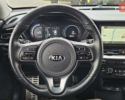 Киа Niro 2020 в Радомышле на Automoto.ua Красный Киа Niro, объемом двигателя 0 л и пробегом 116 тыс. км за 20600 $, фото 19 на Automoto.ua