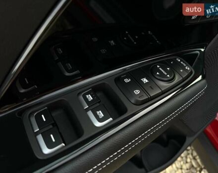 Червоний Кіа Niro, об'ємом двигуна 0 л та пробігом 61 тис. км за 23500 $, фото 37 на Automoto.ua