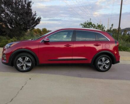 Красный Киа Niro, объемом двигателя 1.6 л и пробегом 39 тыс. км за 8700 $, фото 2 на Automoto.ua