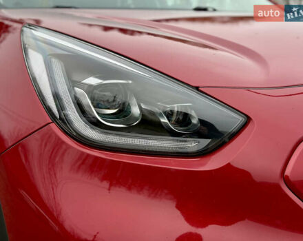 Червоний Кіа Niro, об'ємом двигуна 0 л та пробігом 128 тис. км за 19900 $, фото 12 на Automoto.ua