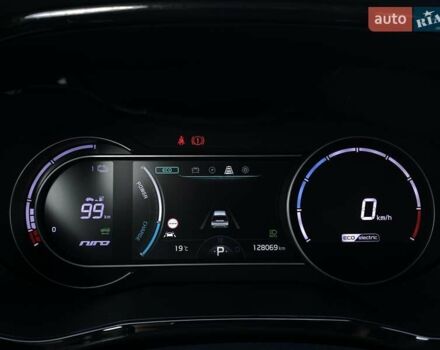 Червоний Кіа Niro, об'ємом двигуна 0 л та пробігом 128 тис. км за 19900 $, фото 31 на Automoto.ua