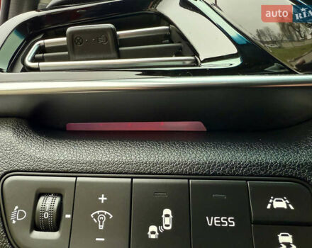 Червоний Кіа Niro, об'ємом двигуна 0 л та пробігом 128 тис. км за 19900 $, фото 30 на Automoto.ua