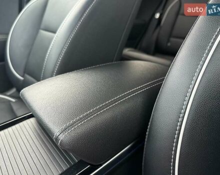 Червоний Кіа Niro, об'ємом двигуна 0 л та пробігом 61 тис. км за 23500 $, фото 75 на Automoto.ua