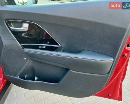 Красный Киа Niro, объемом двигателя 0 л и пробегом 70 тыс. км за 19850 $, фото 53 на Automoto.ua