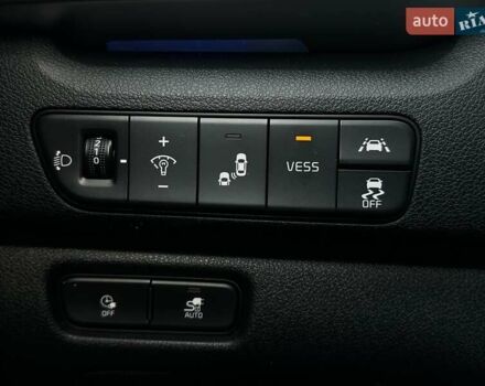 Червоний Кіа Niro, об'ємом двигуна 0 л та пробігом 48 тис. км за 23700 $, фото 4 на Automoto.ua