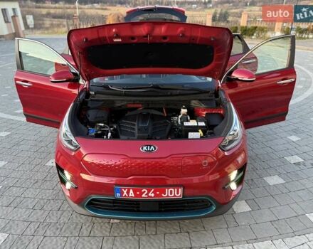 Красный Киа Niro, объемом двигателя 0 л и пробегом 67 тыс. км за 19850 $, фото 99 на Automoto.ua