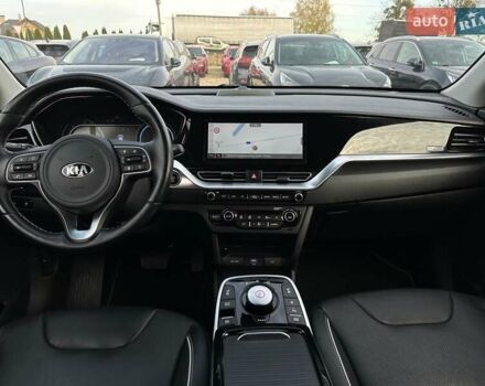 Червоний Кіа Niro, об'ємом двигуна 0 л та пробігом 61 тис. км за 23500 $, фото 80 на Automoto.ua