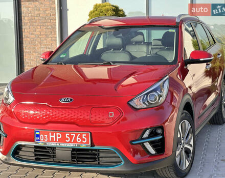 Красный Киа Niro, объемом двигателя 0 л и пробегом 162 тыс. км за 17900 $, фото 5 на Automoto.ua
