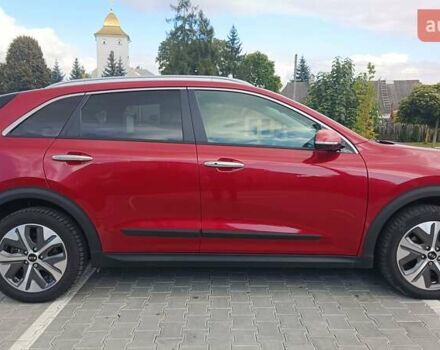 Красный Киа Niro, объемом двигателя 0 л и пробегом 105 тыс. км за 19999 $, фото 12 на Automoto.ua
