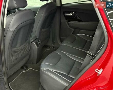 Червоний Кіа Niro, об'ємом двигуна 0 л та пробігом 110 тис. км за 19648 $, фото 29 на Automoto.ua