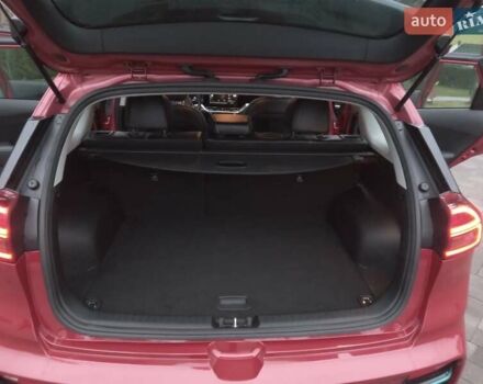 Красный Киа Niro, объемом двигателя 0 л и пробегом 87 тыс. км за 20492 $, фото 33 на Automoto.ua