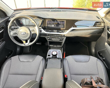 Красный Киа Niro, объемом двигателя 0 л и пробегом 163 тыс. км за 17850 $, фото 54 на Automoto.ua