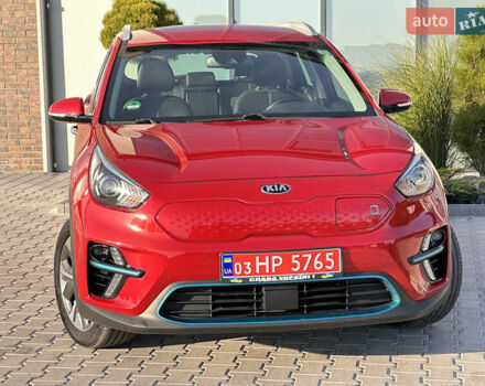 Красный Киа Niro, объемом двигателя 0 л и пробегом 162 тыс. км за 17900 $, фото 2 на Automoto.ua