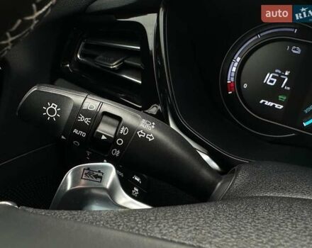 Красный Киа Niro, объемом двигателя 0 л и пробегом 47 тыс. км за 23900 $, фото 59 на Automoto.ua
