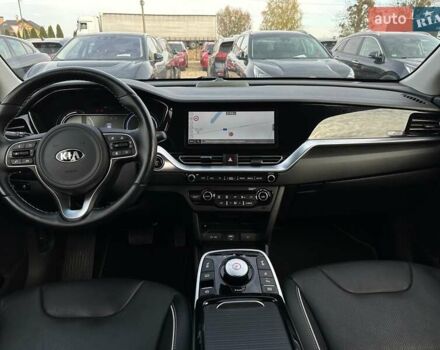Червоний Кіа Niro, об'ємом двигуна 0 л та пробігом 61 тис. км за 23500 $, фото 34 на Automoto.ua