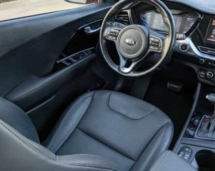 Красный Киа Niro, объемом двигателя 1.6 л и пробегом 40 тыс. км за 8200 $, фото 8 на Automoto.ua