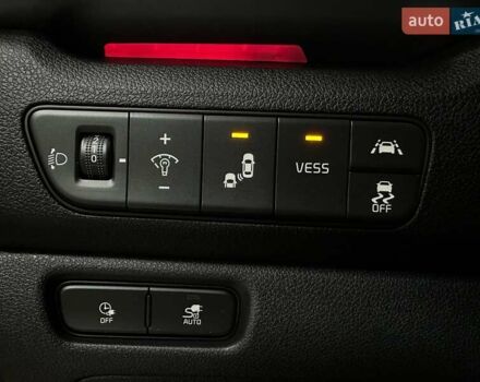 Красный Киа Niro, объемом двигателя 0 л и пробегом 47 тыс. км за 24900 $, фото 7 на Automoto.ua