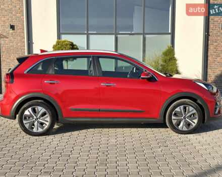 Красный Киа Niro, объемом двигателя 0 л и пробегом 161 тыс. км за 17950 $, фото 8 на Automoto.ua