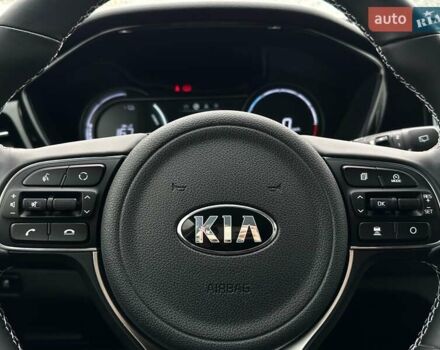 Красный Киа Niro, объемом двигателя 0 л и пробегом 47 тыс. км за 23900 $, фото 50 на Automoto.ua