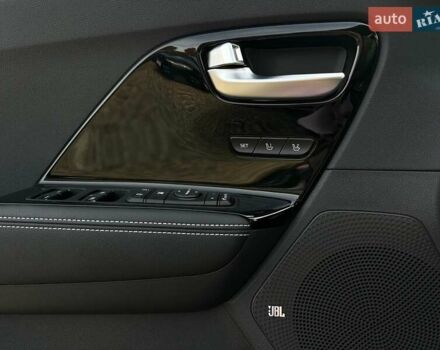 Червоний Кіа Niro, об'ємом двигуна 0 л та пробігом 61 тис. км за 23500 $, фото 4 на Automoto.ua