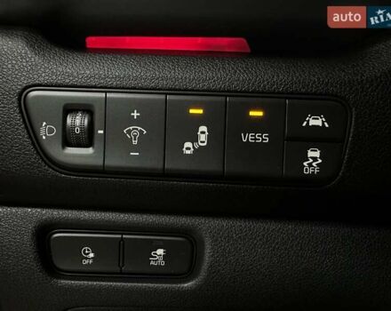 Красный Киа Niro, объемом двигателя 0 л и пробегом 47 тыс. км за 23900 $, фото 45 на Automoto.ua