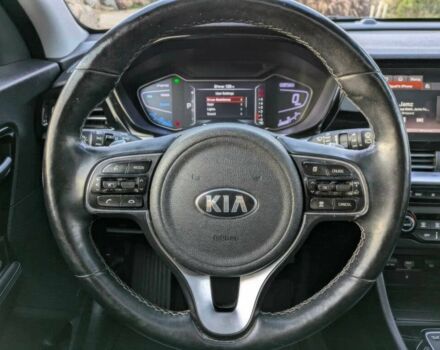 Червоний Кіа Niro, об'ємом двигуна 1.6 л та пробігом 42 тис. км за 13600 $, фото 8 на Automoto.ua
