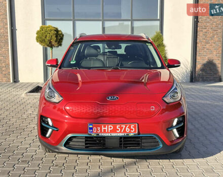 Красный Киа Niro, объемом двигателя 0 л и пробегом 163 тыс. км за 17850 $, фото 1 на Automoto.ua