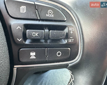 Червоний Кіа Niro, об'ємом двигуна 0 л та пробігом 163 тис. км за 17900 $, фото 52 на Automoto.ua