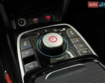 Червоний Кіа Niro, об'ємом двигуна 0 л та пробігом 110 тис. км за 19648 $, фото 18 на Automoto.ua