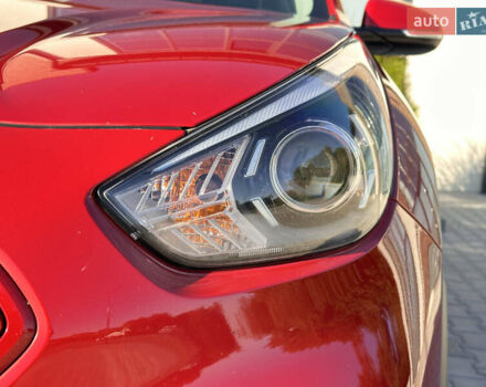 Красный Киа Niro, объемом двигателя 0 л и пробегом 163 тыс. км за 17850 $, фото 9 на Automoto.ua