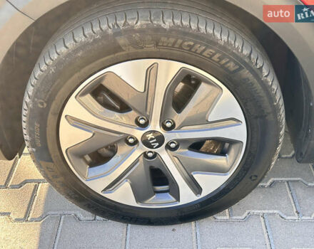Красный Киа Niro, объемом двигателя 0 л и пробегом 161 тыс. км за 17950 $, фото 36 на Automoto.ua