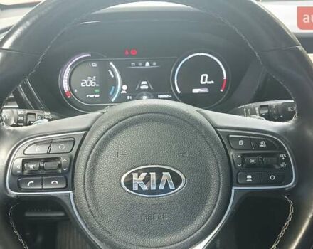 Киа Niro 2020 в Львове на Automoto.ua Красный Киа Niro, объемом двигателя 0 л и пробегом 105 тыс. км за 19999 $, фото 30 на Automoto.ua