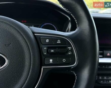 Червоний Кіа Niro, об'ємом двигуна 0 л та пробігом 48 тис. км за 23700 $, фото 41 на Automoto.ua