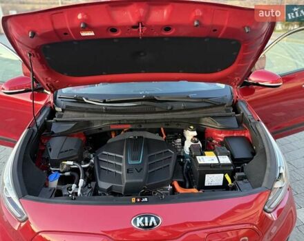 Красный Киа Niro, объемом двигателя 0 л и пробегом 67 тыс. км за 19850 $, фото 101 на Automoto.ua