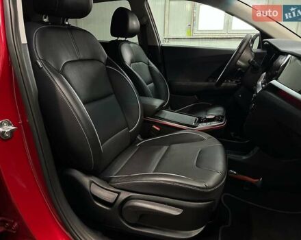Красный Киа Niro, объемом двигателя 0 л и пробегом 47 тыс. км за 24900 $, фото 98 на Automoto.ua