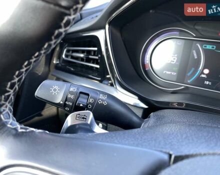 Червоний Кіа Niro, об'ємом двигуна 0 л та пробігом 128 тис. км за 19900 $, фото 28 на Automoto.ua