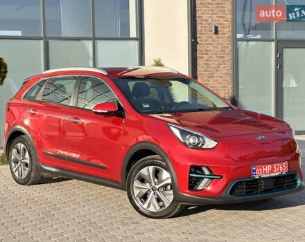 Красный Киа Niro, объемом двигателя 0 л и пробегом 162 тыс. км за 17900 $, фото 6 на Automoto.ua